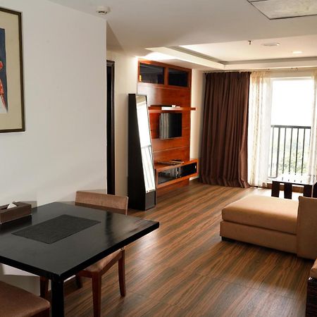 Kga Elite Continental Hotel ثيروفالّا المظهر الخارجي الصورة
